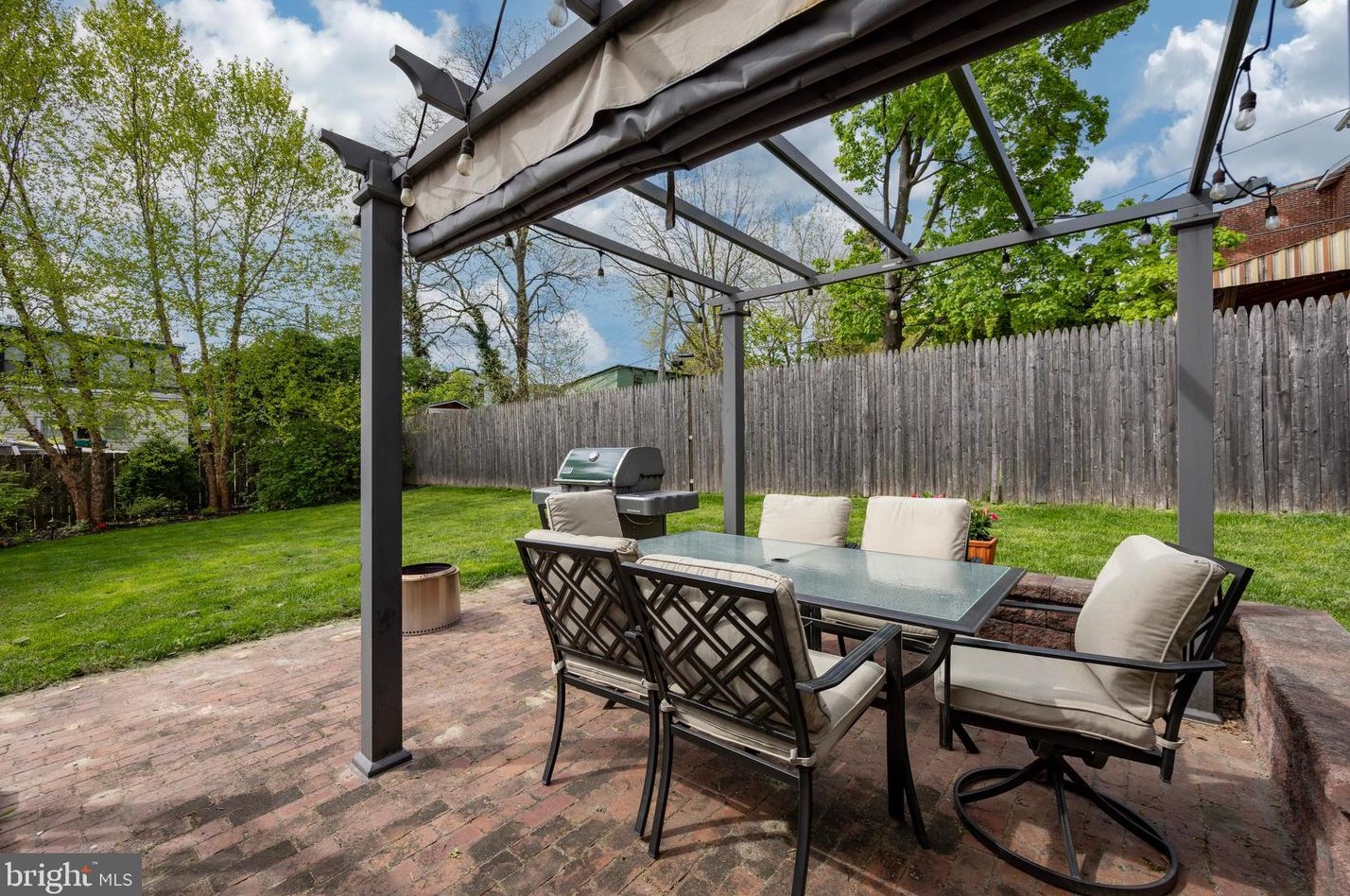 206 Highland Ave, Downingtown PA  19335-2502 exterior