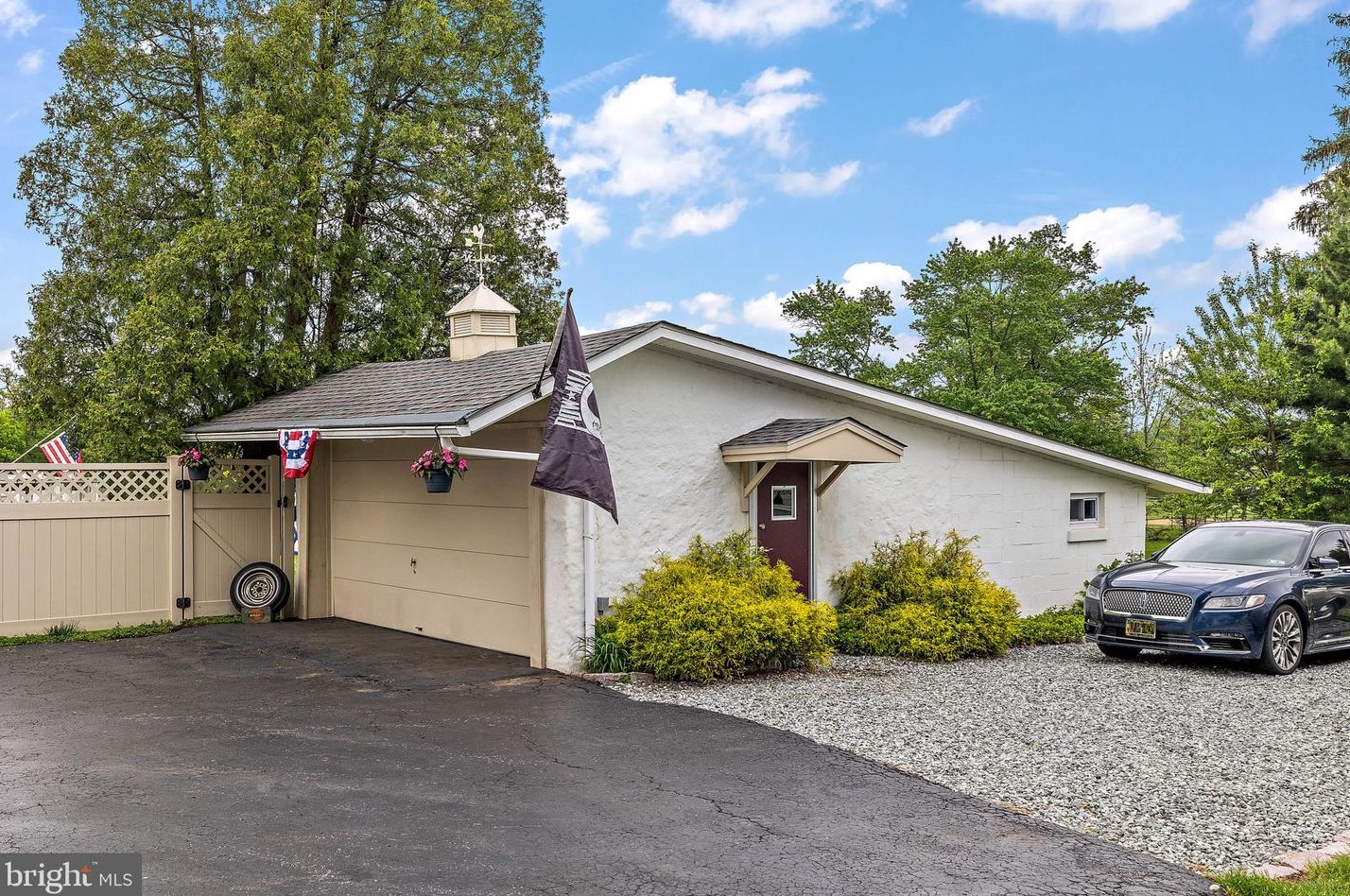 1230 Paoli Pike, West Chester PA  19380-4663 exterior