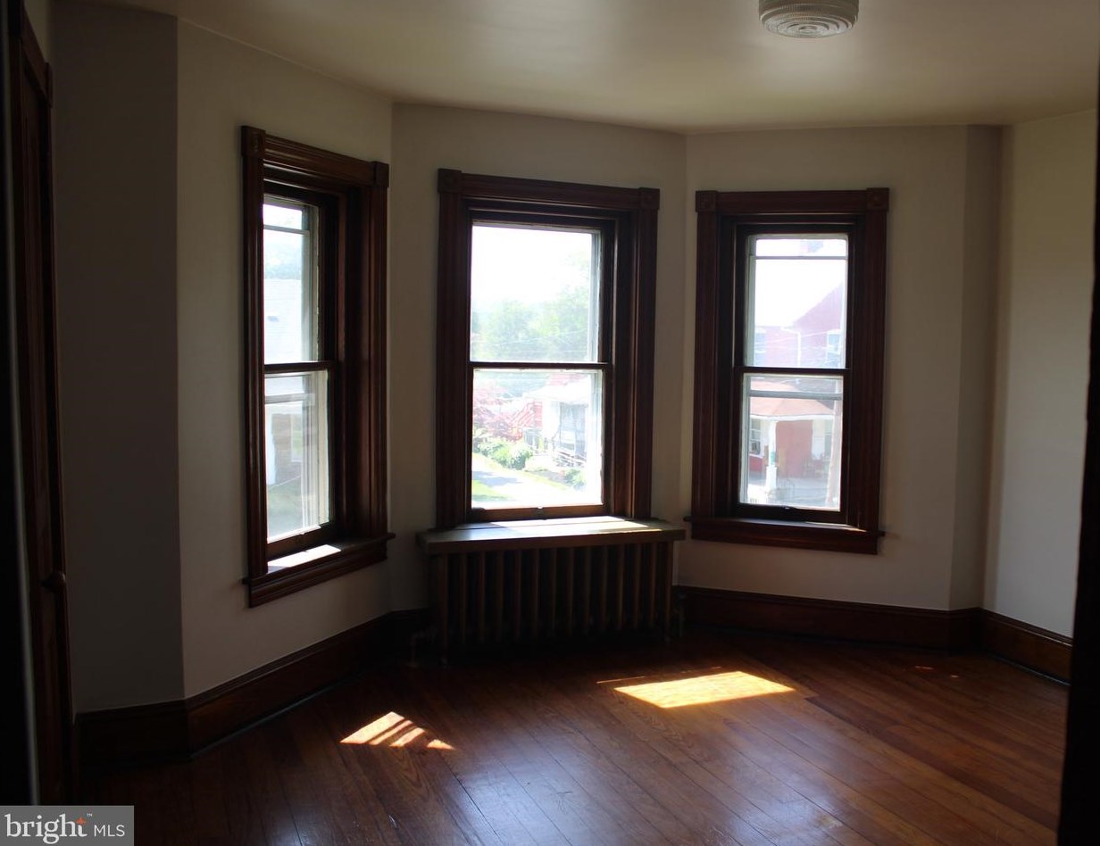 543 Rdg Ave, Steelville PA  19310-9400 exterior