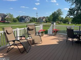 5 Carriage Dr, Downingtown PA exterior