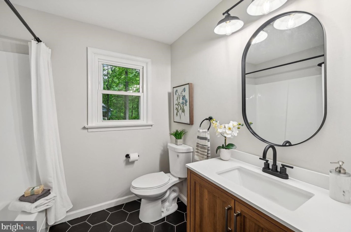 1442 Federal Dr, Downingtown PA  19335-3636 exterior