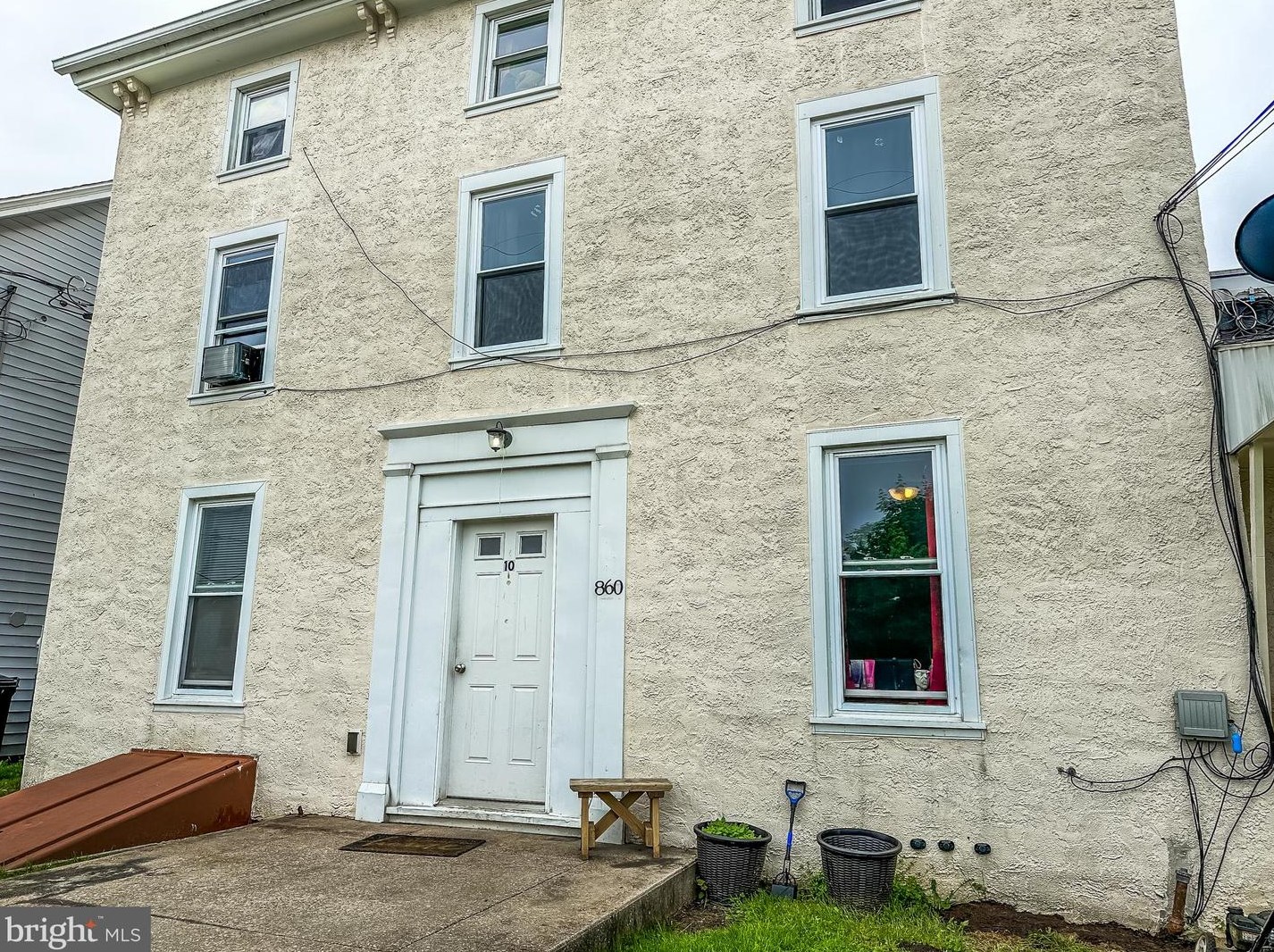 860 Maple St, Honey Brook PA  19344-1081 exterior
