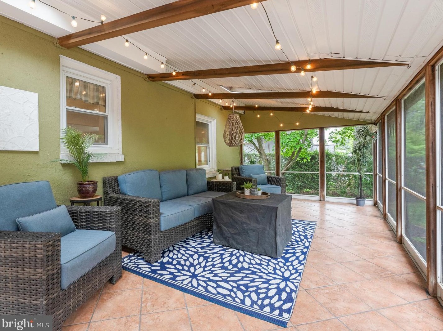 1016 Faustina Dr, West Chester PA 19382-5209 exterior