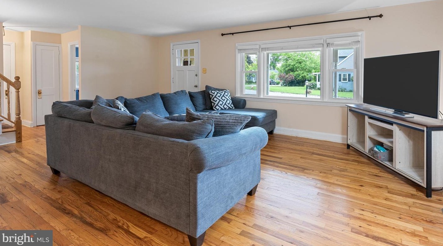 1016 Faustina Dr, West Chester PA 19382-5209 exterior