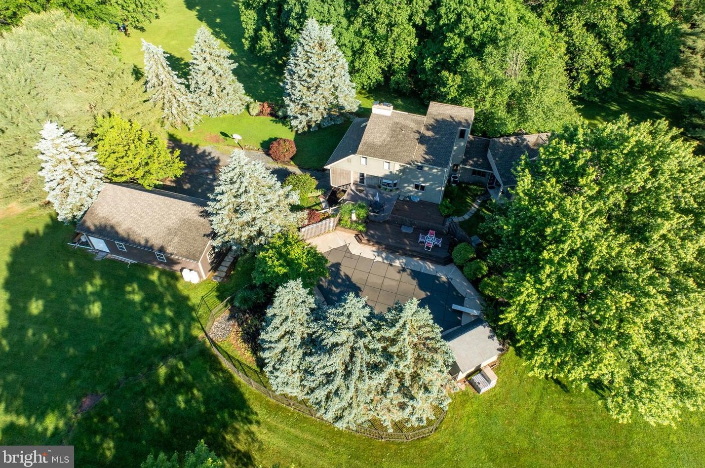 1478 Harvey Ln, Pottstown PA 19465-8232 exterior