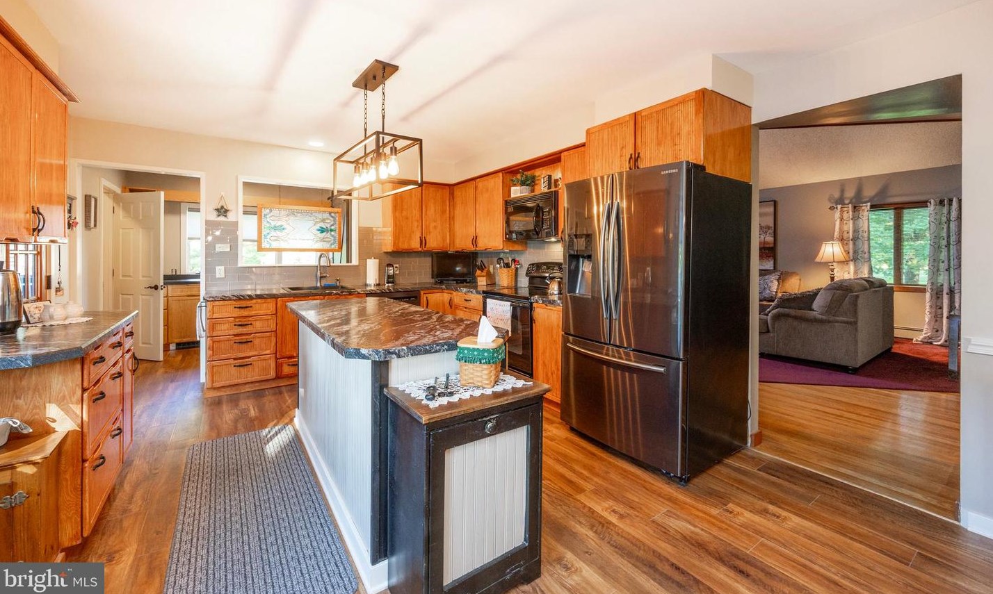 1478 Harvey Ln, Pottstown PA 19465-8232 exterior