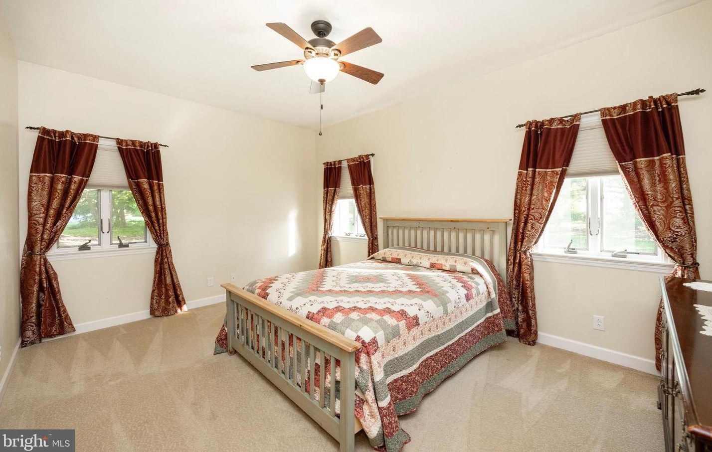 1478 Harvey Ln, Pottstown PA 19465-8232 exterior