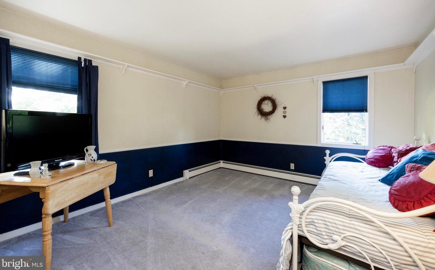 1478 Harvey Ln, Pottstown PA 19465-8232 exterior