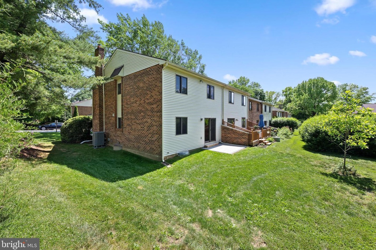 201 Chase Rd, Wayne PA  19087-1219 exterior