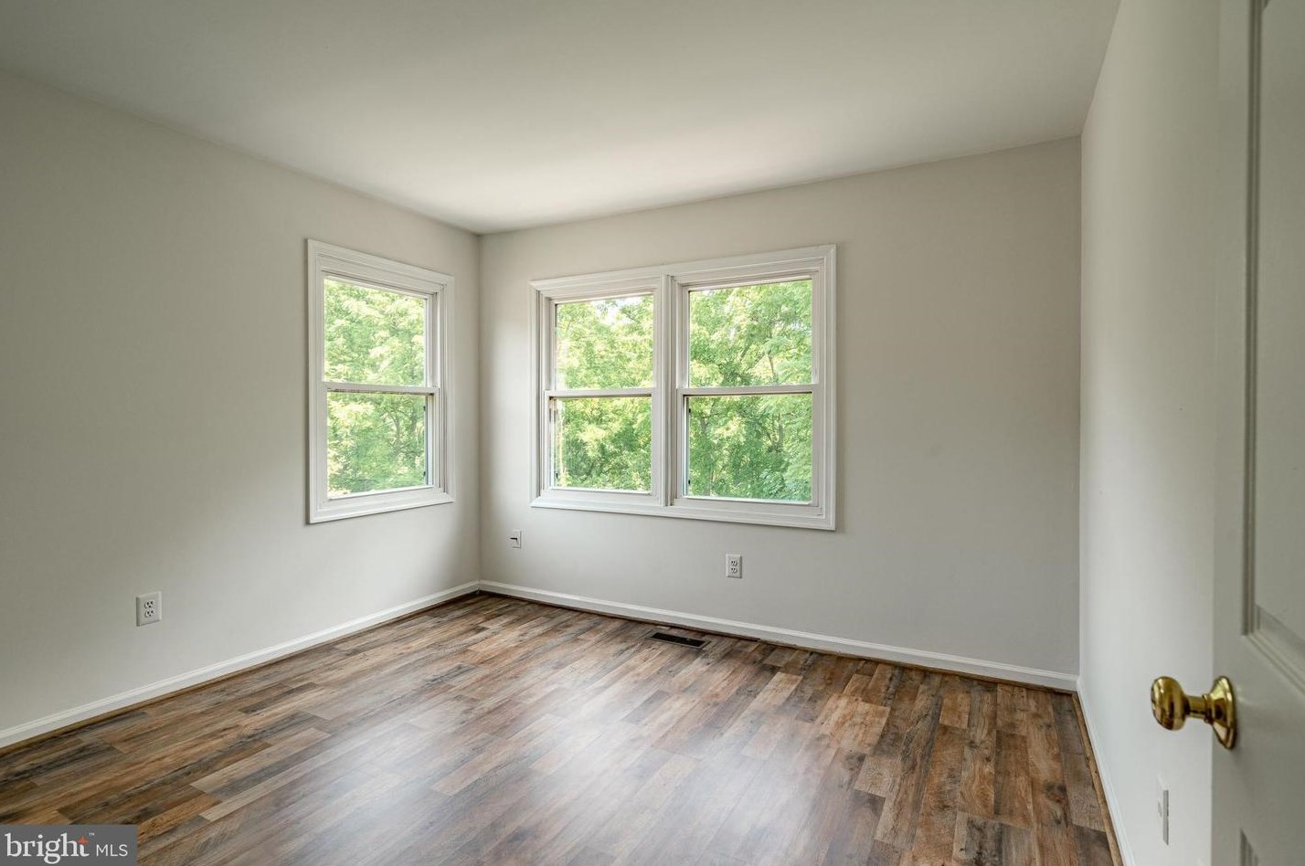 1 Woodstream Dr, Wayne PA  19087-5841 exterior