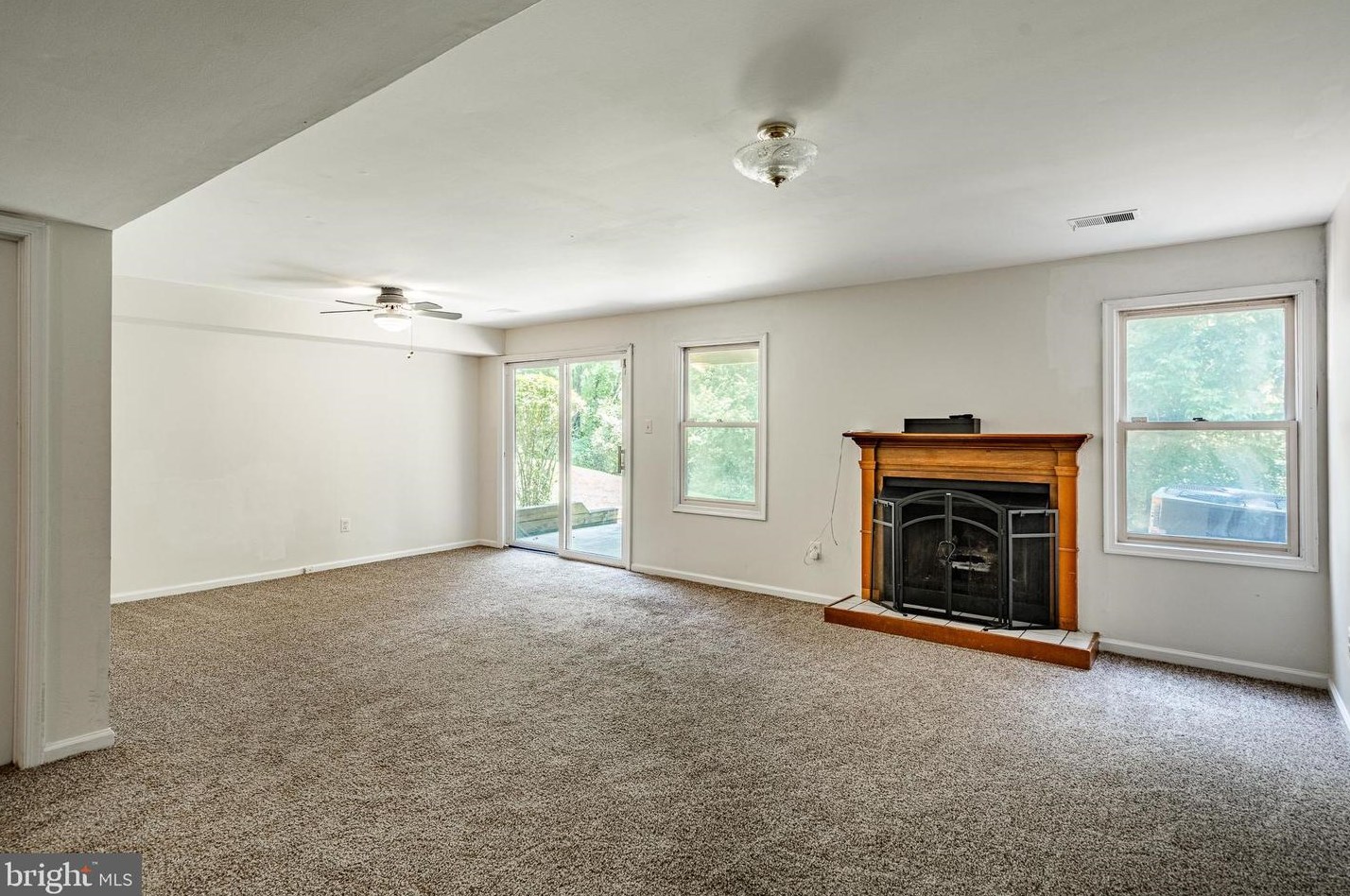 1 Woodstream Dr, Wayne PA  19087-5841 exterior