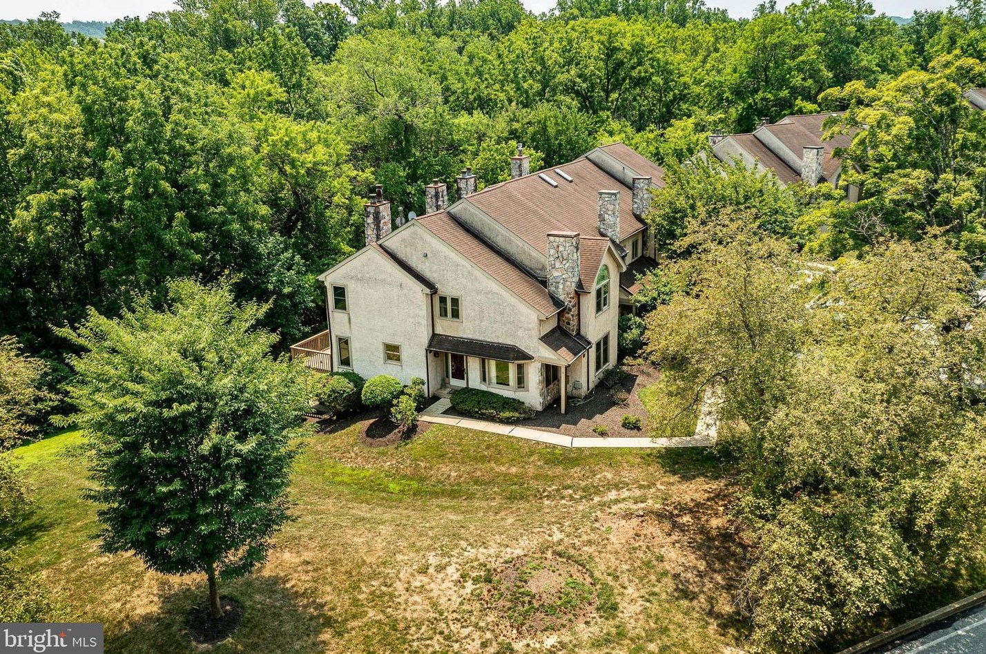 1 Woodstream Dr, Wayne PA  19087-5841 exterior