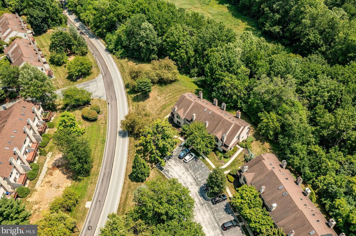 1 Woodstream Dr, Wayne PA  19087-5841 exterior