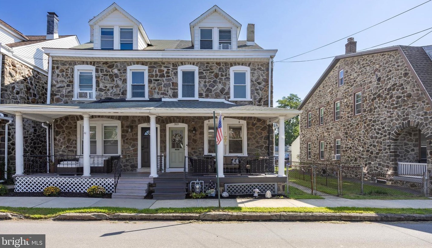 323 New St, West Chester PA  19382-3368 exterior