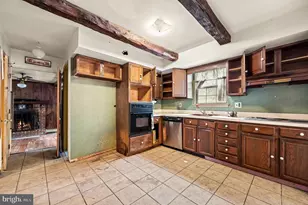 891 Brown Dr, Spring City, PA 19475 - Photo 3