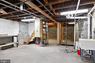 888 Woodlawn Ave, Phoenixville, PA 19460 - Photo 13