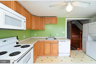 2 E High Street, Phoenixville, PA 19460 - Photo 13