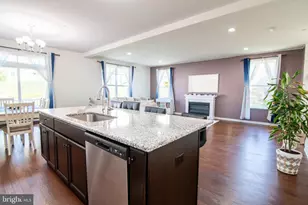 29 N Tompkins Square, Downingtown, PA 19335 - Photo 3