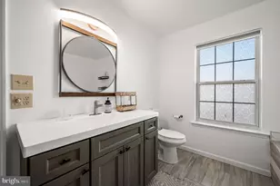 1050 Square Dr, Phoenixville, PA 19460 - Photo 23