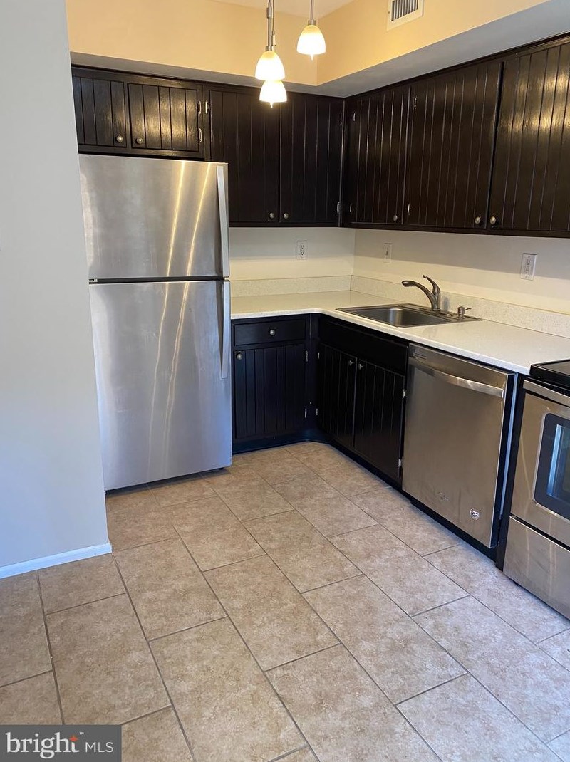 1203 Worthington Dr, Exton PA  19341-1652 exterior