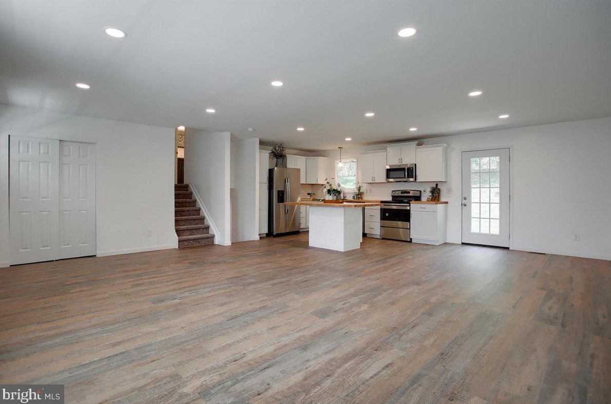 150 Modena Rd, Coatesville PA  19320-4040 exterior