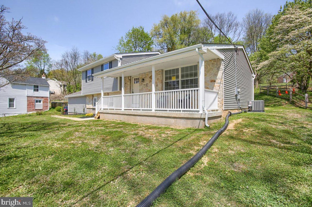 150 Modena Rd, Coatesville PA  19320-4040 exterior
