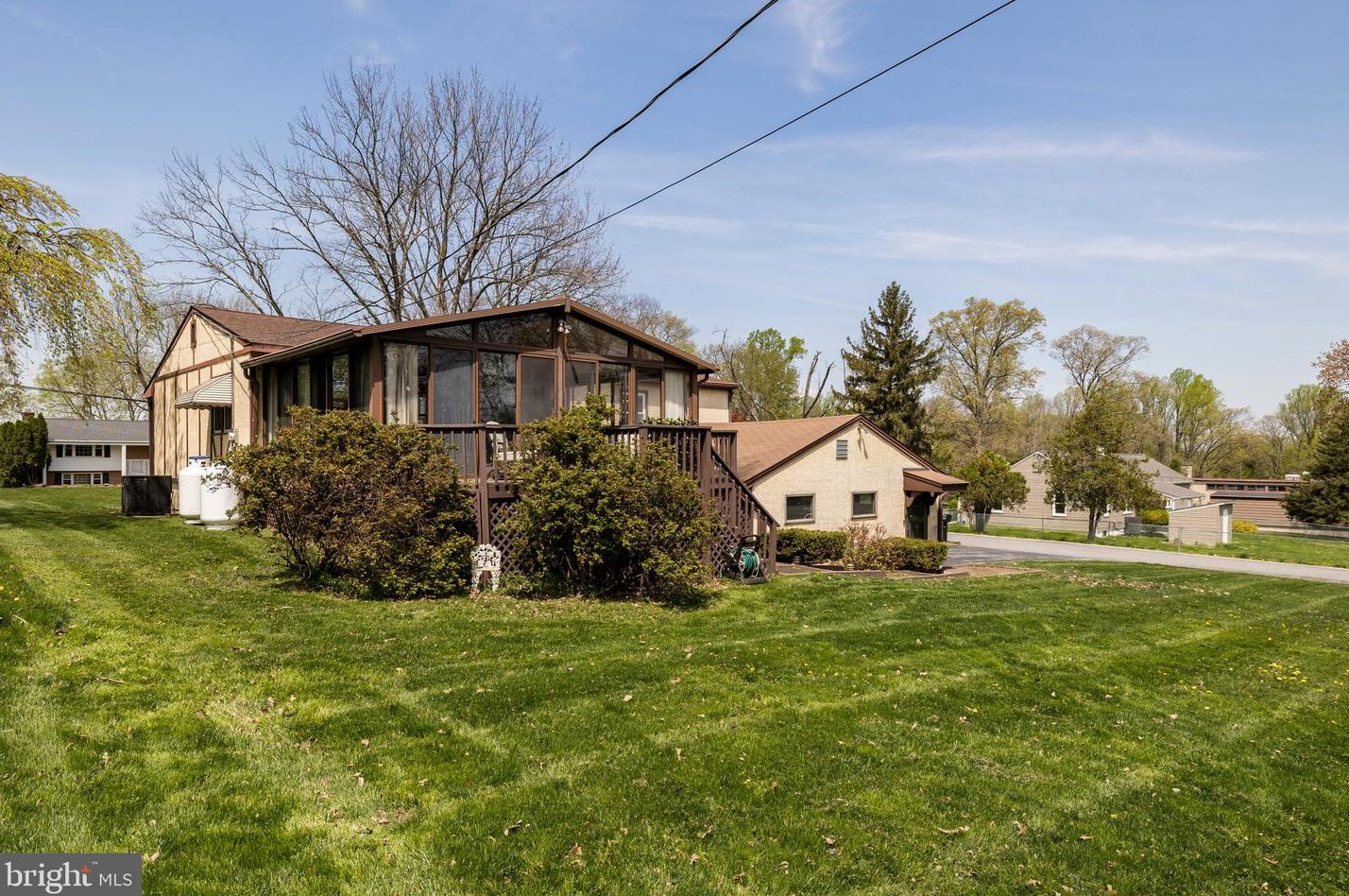 720 Pikeland Ave, Spring City PA  19475-2514 exterior