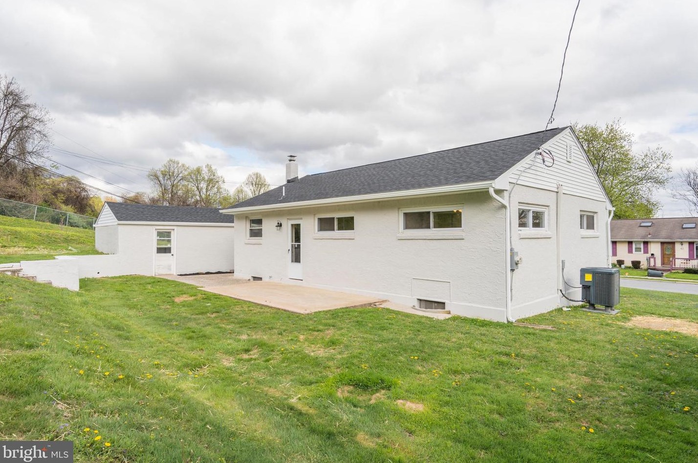 44 Penn Ave, Coatesville PA  19320-3923 exterior