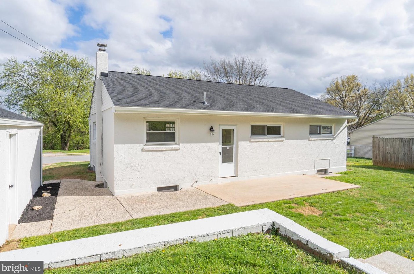 44 Penn Ave, Coatesville PA  19320-3923 exterior