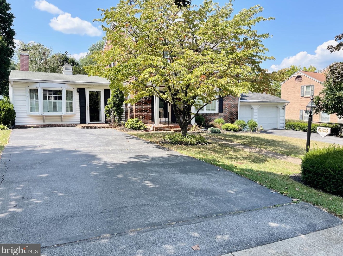 633 Vine St, Hbg Inter Airp PA  17057-2340 exterior