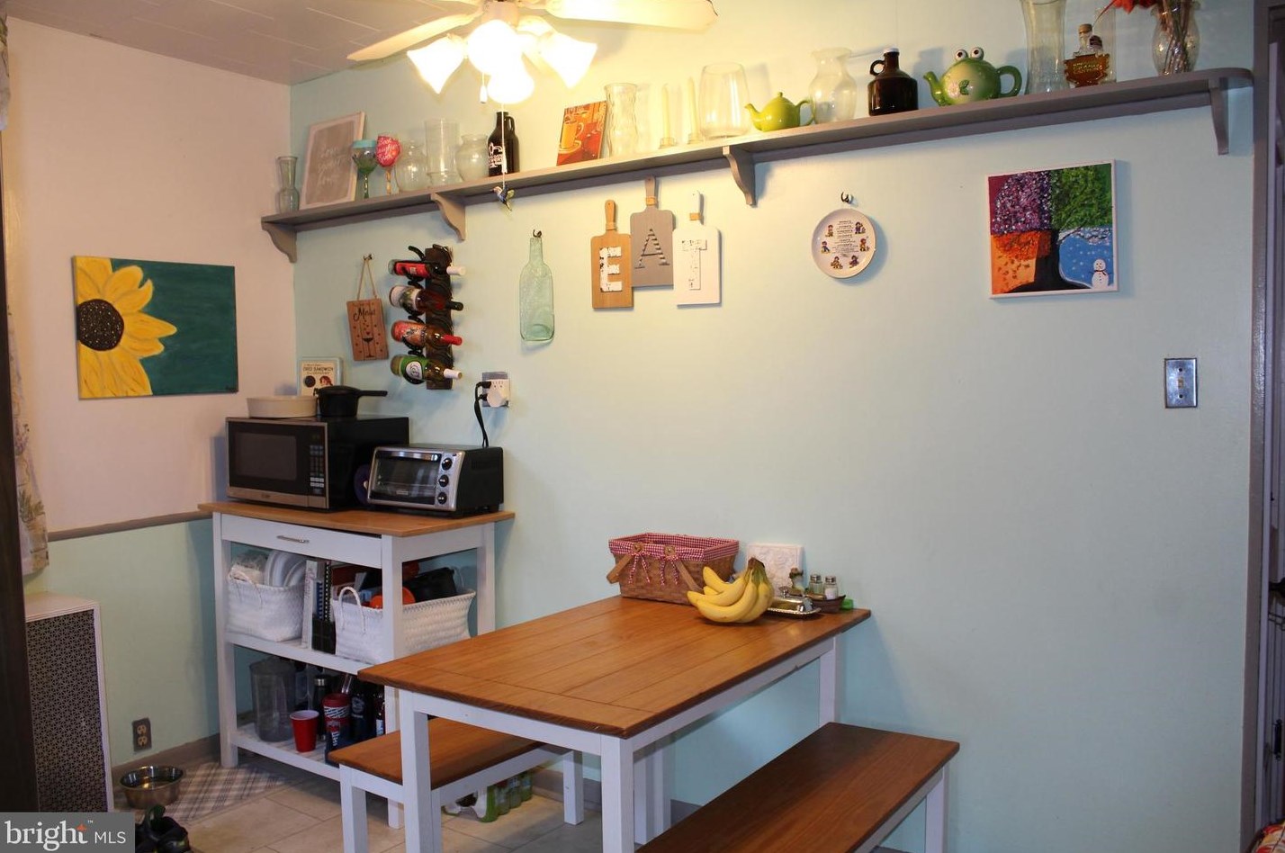 3025 Derry St, Harrisburg PA 17111-1648 exterior