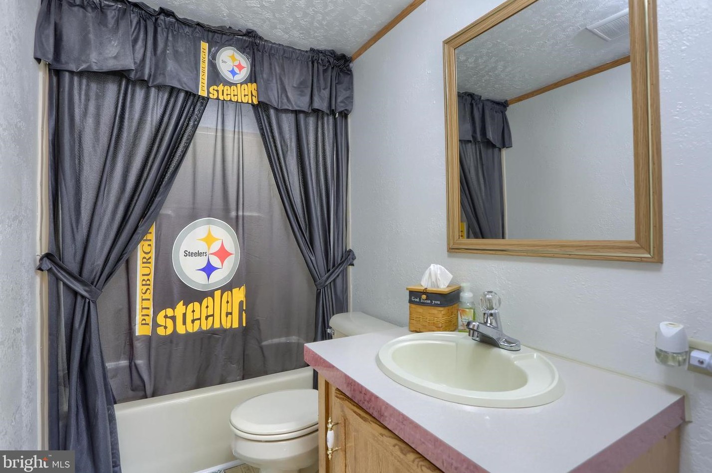 101 Pathfinder Dr, Hbg Inter Airp PA  17057-2858 exterior