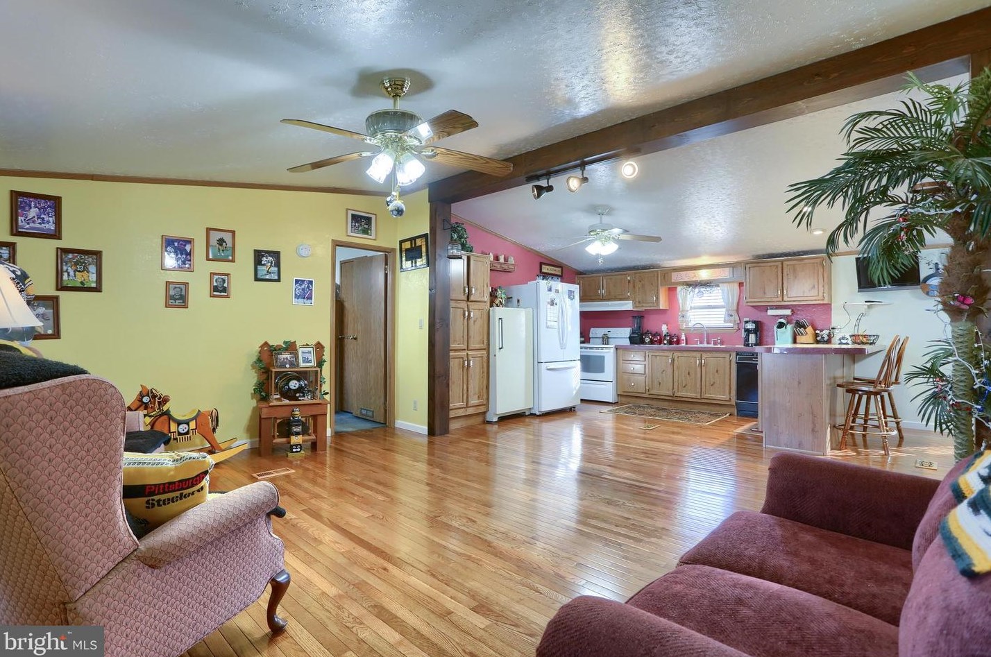 101 Pathfinder Dr, Hbg Inter Airp PA  17057-2858 exterior