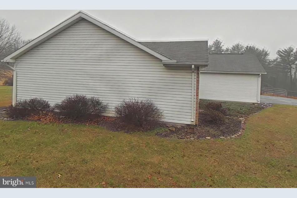 2445 Fishing Creek Valley Rd, Harrisburg, PA 17112 MLS PADA2019210