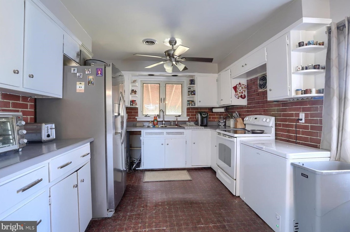 817 Adelia St, Hbg Inter Airp PA  17057-2806 exterior
