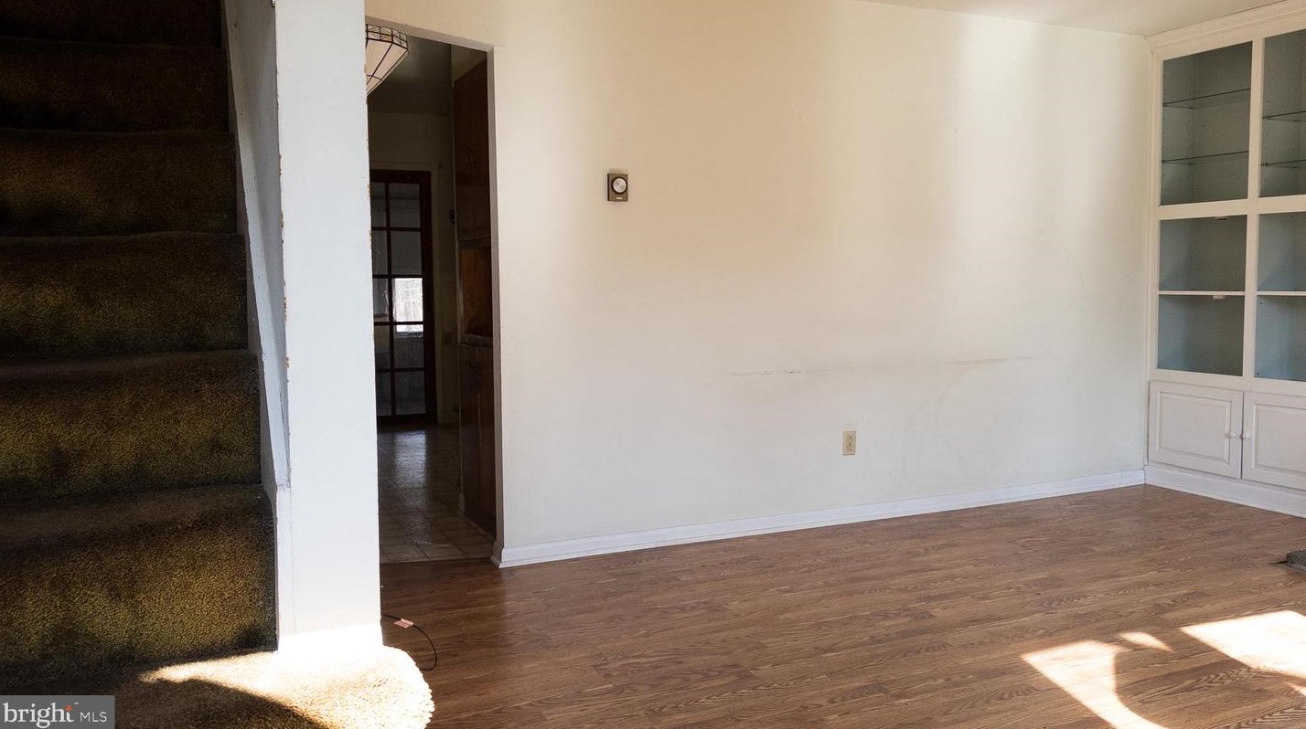 2947 Schoolhouse Rd, Hbg Inter Airp PA  17057-3545 exterior