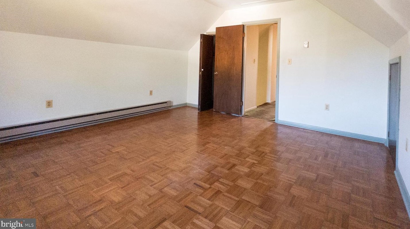 2947 Schoolhouse Rd, Hbg Inter Airp PA  17057-3545 exterior