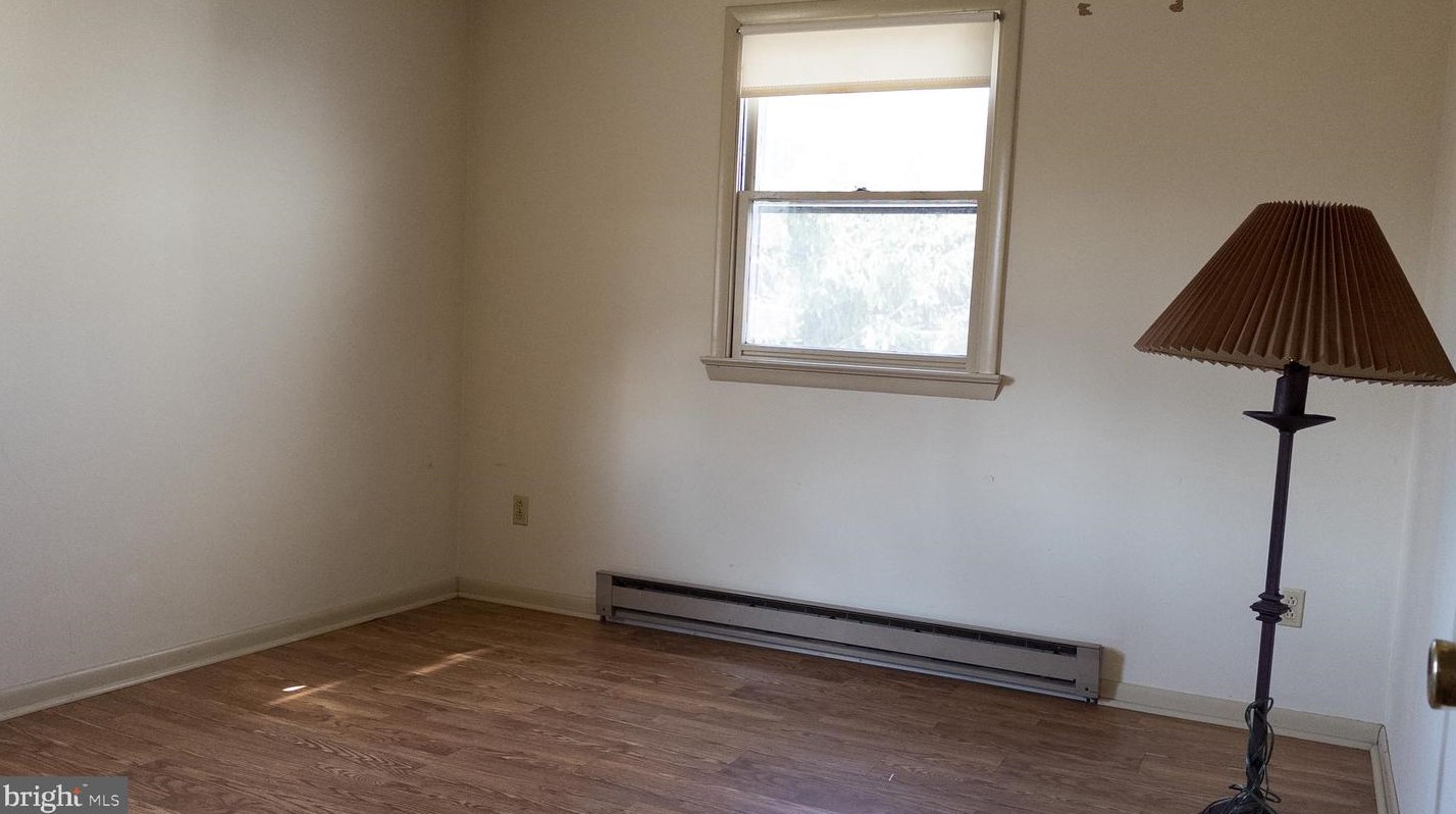 2947 Schoolhouse Rd, Hbg Inter Airp PA  17057-3545 exterior