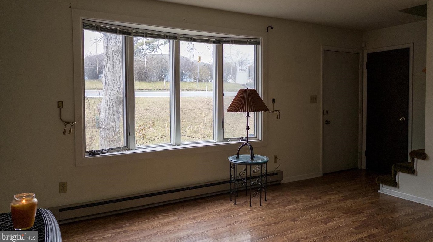 2947 Schoolhouse Rd, Hbg Inter Airp PA  17057-3545 exterior