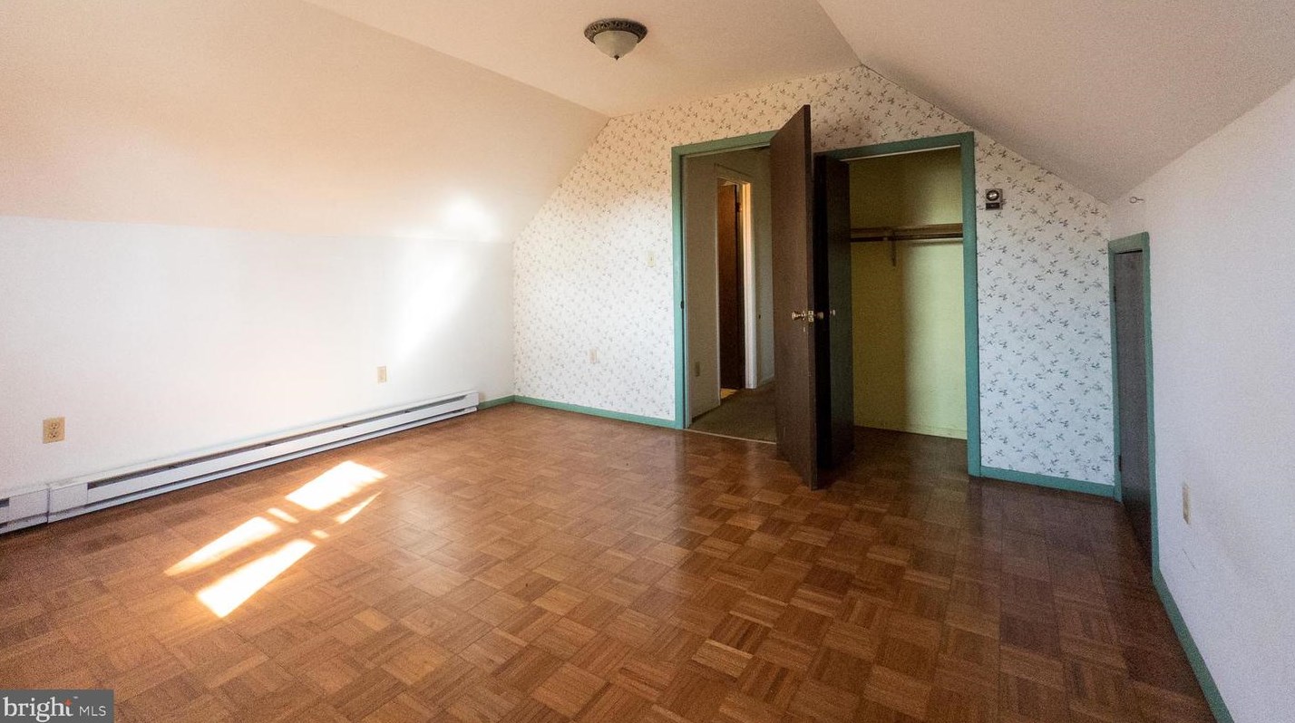 2947 Schoolhouse Rd, Hbg Inter Airp PA  17057-3545 exterior