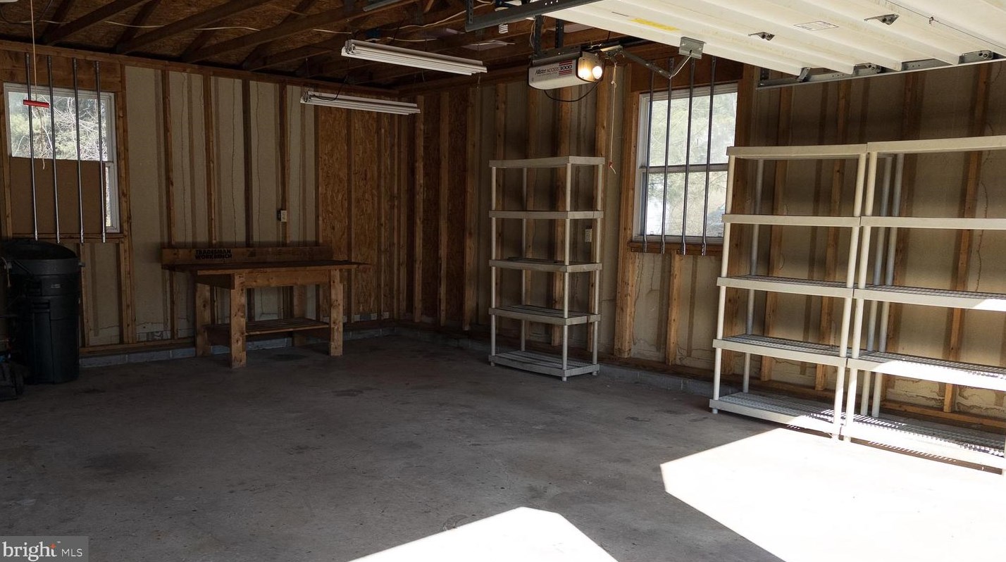 2947 Schoolhouse Rd, Hbg Inter Airp PA  17057-3545 exterior