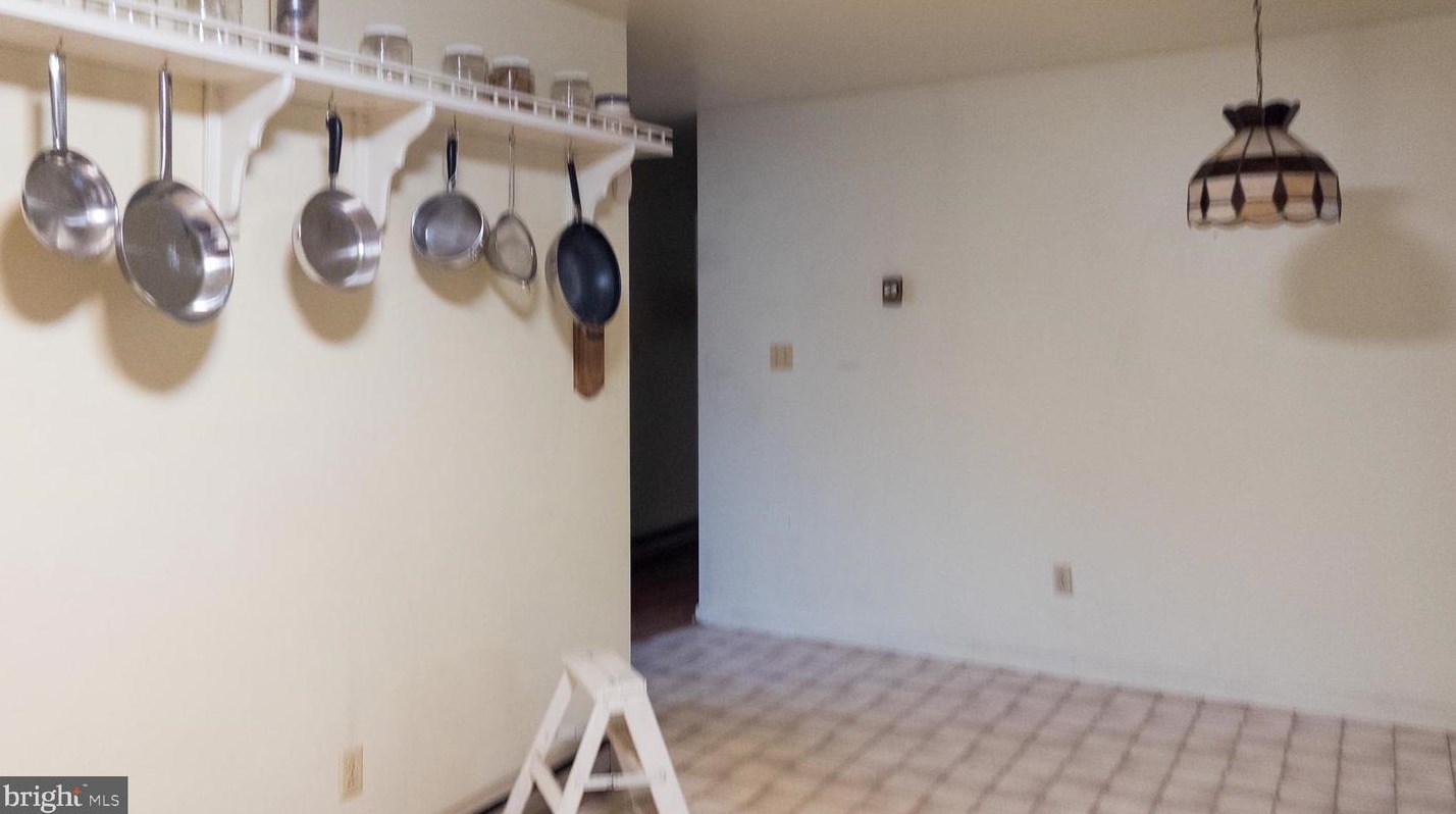 2947 Schoolhouse Rd, Hbg Inter Airp PA  17057-3545 exterior