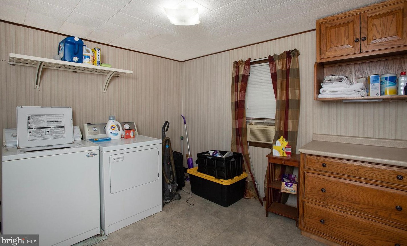 225 Ann St, Hbg Inter Airp PA  17057-1102 exterior