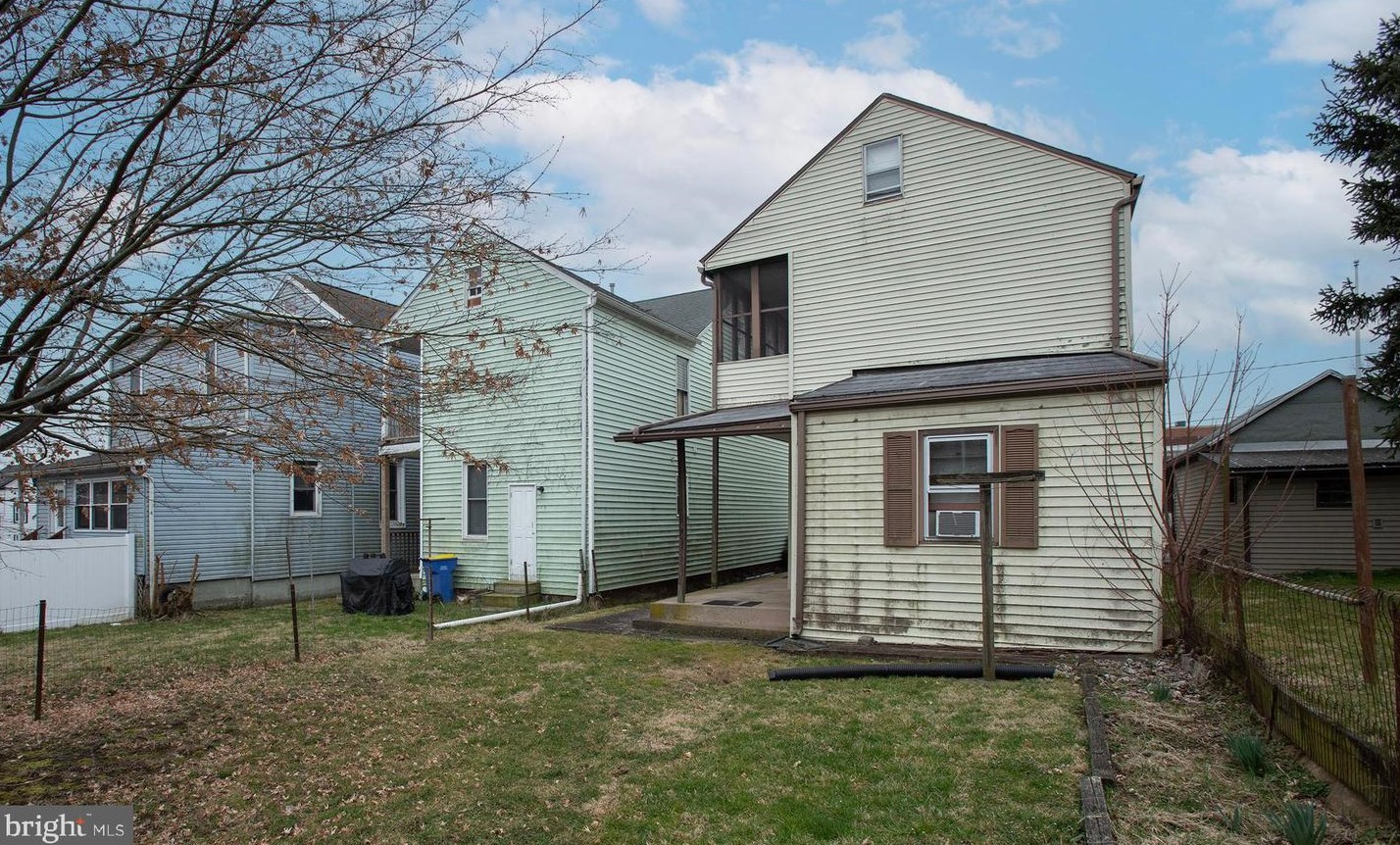 225 Ann St, Hbg Inter Airp PA  17057-1102 exterior