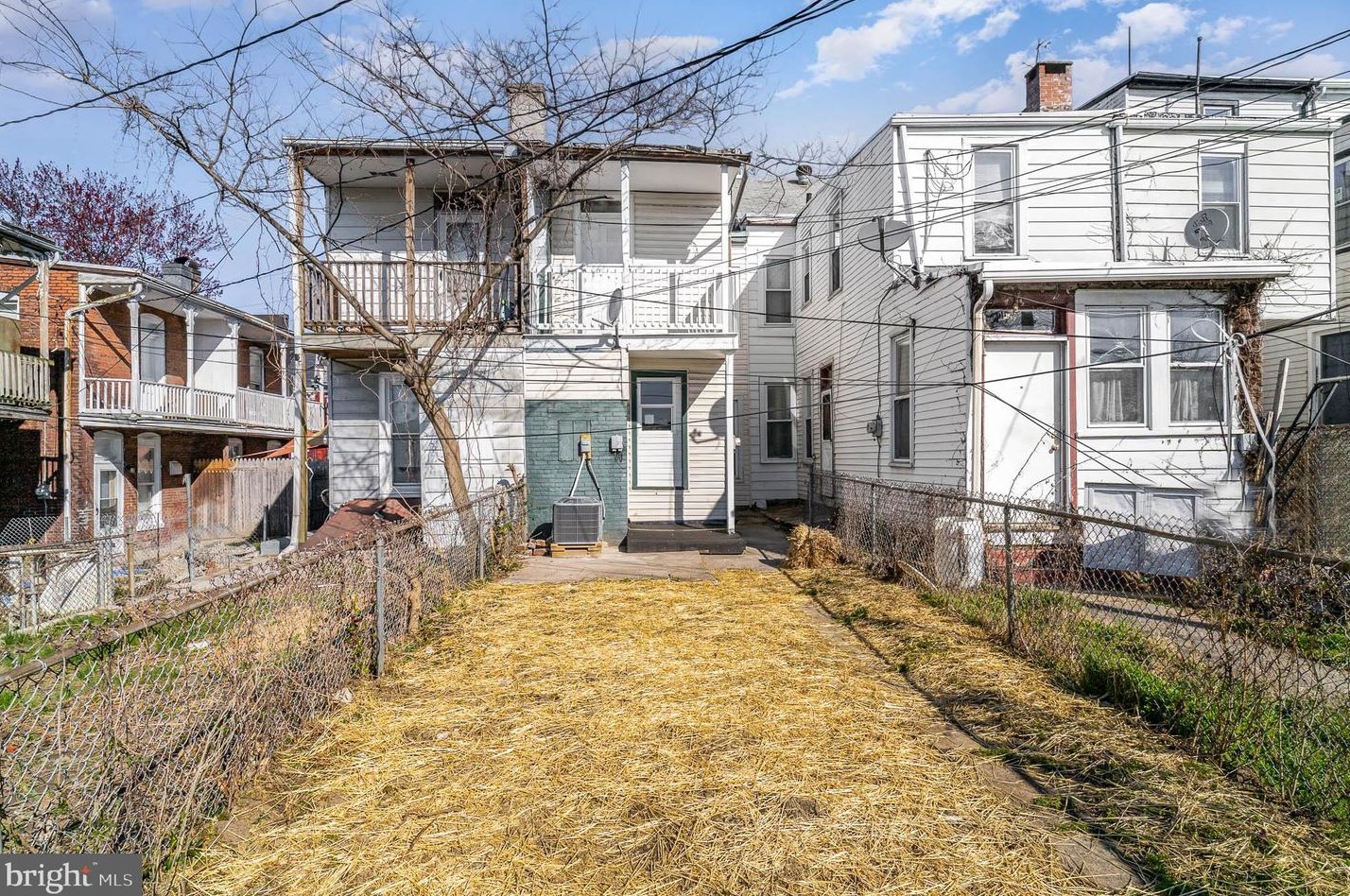 413 Muench St, Harrisburg PA  17102-1533 exterior