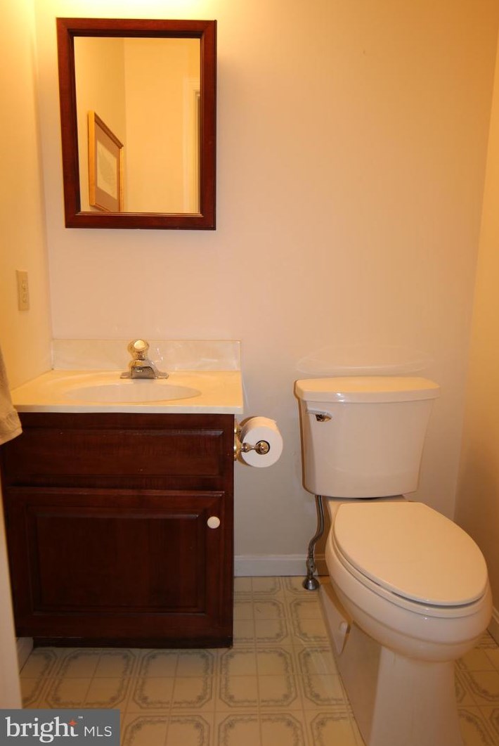 591 Constitution Dr, Hbg Inter Airp PA  17057-3489 exterior