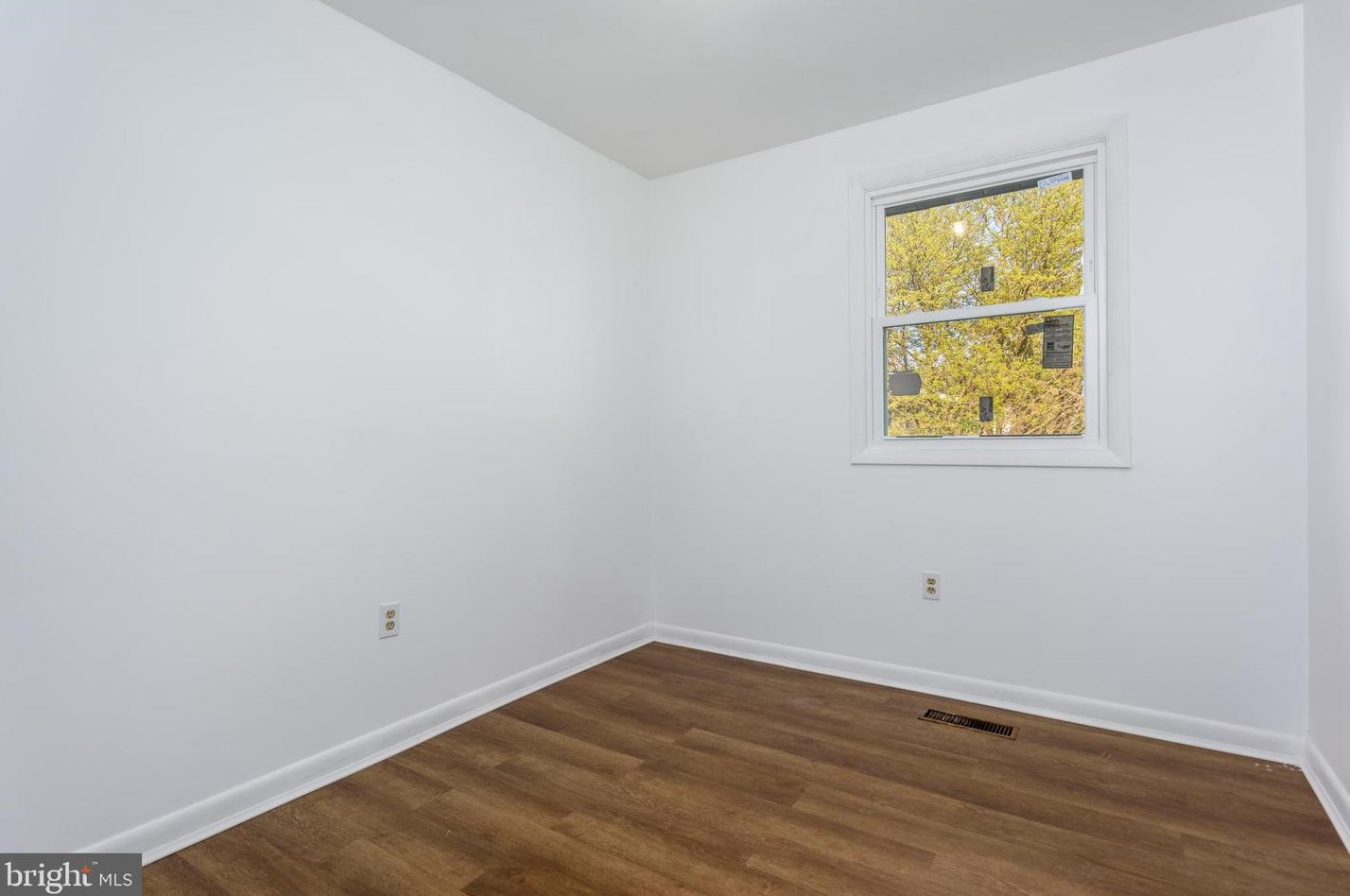 86 Hanover St, Hbg Inter Airp PA  17057-3407 exterior