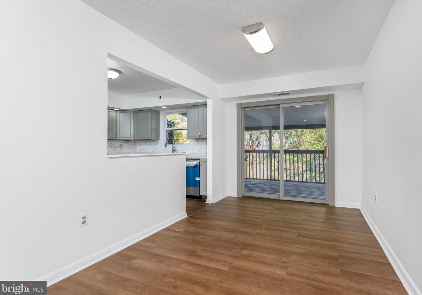 86 Hanover St, Hbg Inter Airp PA  17057-3407 exterior