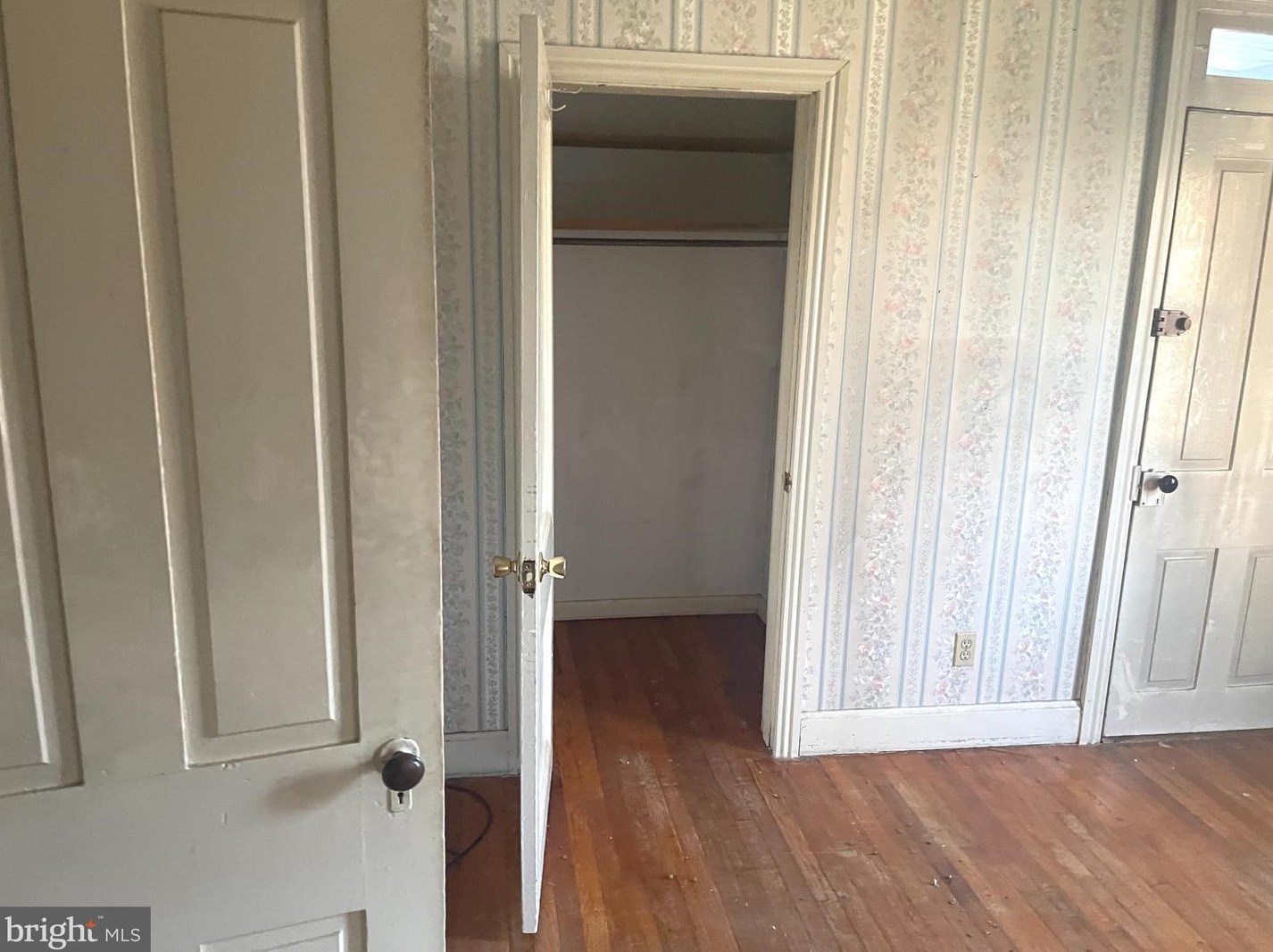 241 Water St, Hbg Inter Airp PA  17057-2257 exterior