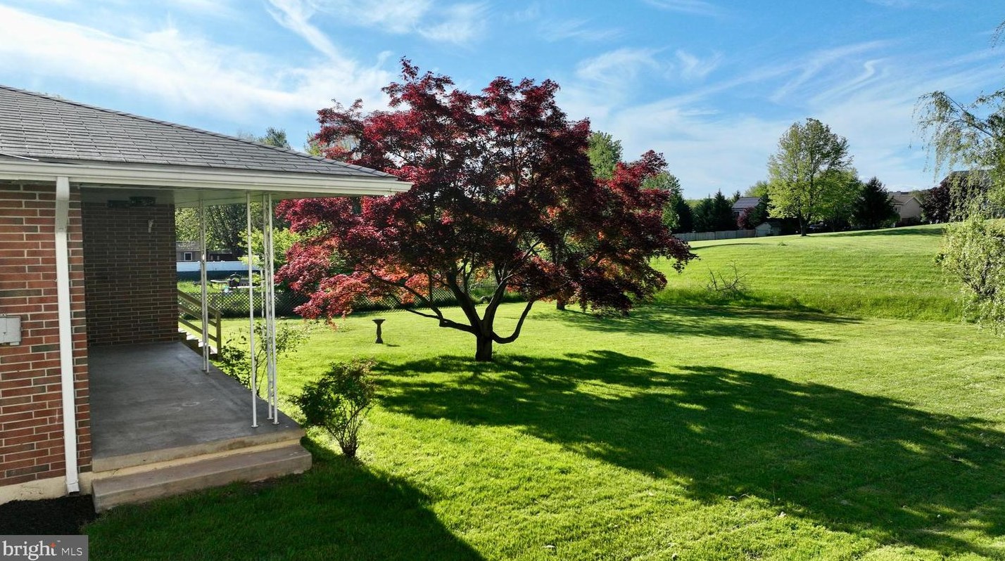 1508 Spring Garden Dr, Hbg Inter Airp PA  17057-3272 exterior